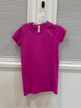 lululemon athletica Women's Short Sleeve Active Tee - Magenta